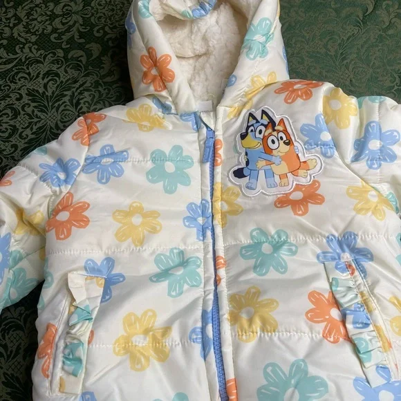NWT 4T o 3T Disney Bluey winter coat puffer jacket floral toddlers hood lined